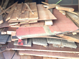 屋根カバー工法は廃材も少なくエコです