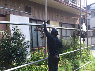 大和市　雨樋交換工事　足場架設