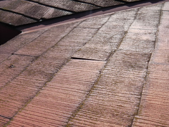 葛飾区 屋根カバー工法前の点検　屋根材が劣化している