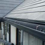 川崎市宮前区 雨樋交換と落ち葉除けネット設置