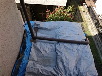 横浜市港北区で箱樋（はこどい）に屋根をカバーして雨漏りを無くします、施工前写真