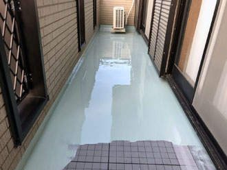 ウレタン塗膜防水1層目