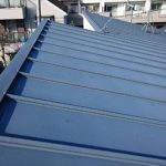 片流れ屋根の金属屋根