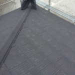 昭島市福島町にて防水紙破れによる雨漏りをエコグラーニを使った屋根葺き替え工事で改善