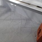 バルコニー床のひび割れ