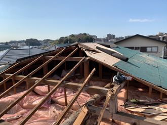 屋根材、野地板を撤去したところ