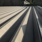 折板屋根の凹凸