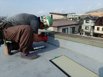 板金ビス打ち