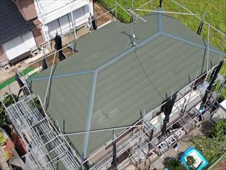 東金市荒生で、瓦屋根から石葺き屋根材「スカイメタルルーフ」を使用した屋根葺き替え工事を行いました！、施工後写真