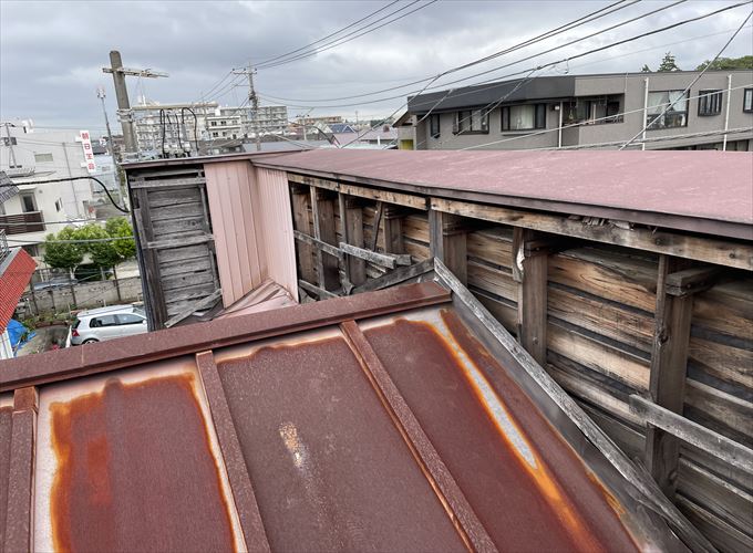 錆びた屋根