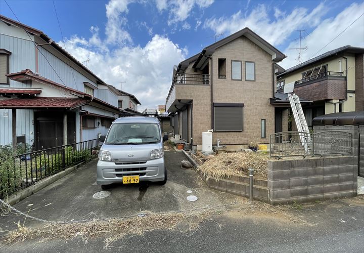 切妻屋根の建物