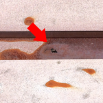 錆の侵食による穴あき