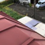 強風被害にあった波板屋根