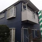 屋根から雨漏りが発生した賃貸アパート