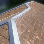 屋根全体に苔が繁殖