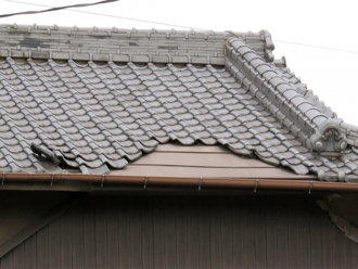 瓦屋根　台風被害