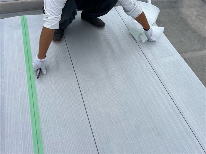 絶縁シート貼り