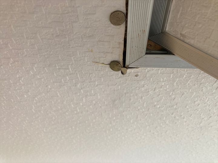 増築した部屋の天井からの雨漏り