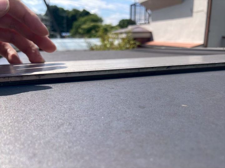 パネルの厚みを測定