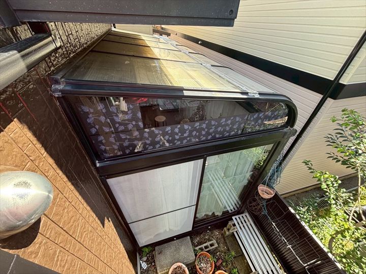 最近増えているサンルーム屋根パネル交換のご相談
