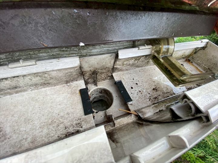 清掃完了：樋の中がすっきりとした状態に！