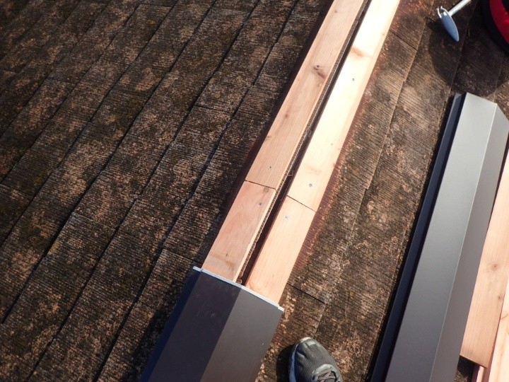 新規の「貫板」を取り付け