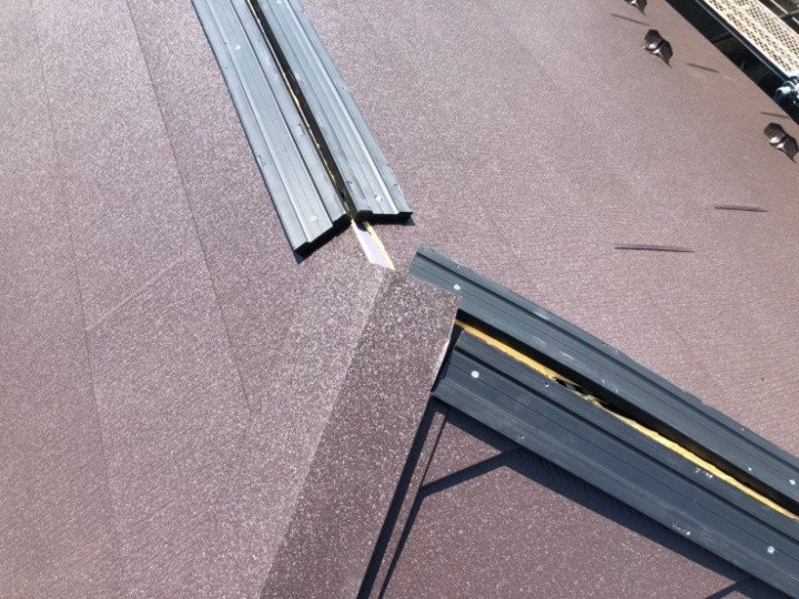 新規の「棟板金」を設置