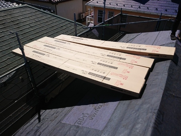 屋根材「スーパーガルテクト」