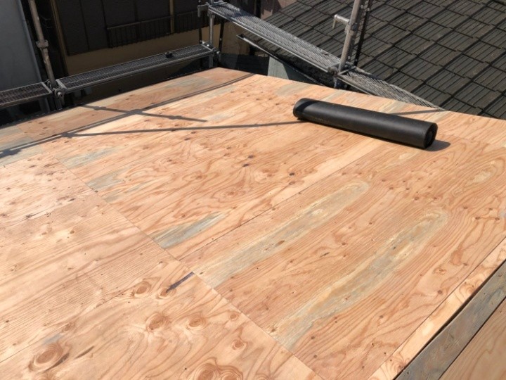 新しい野地板を施工