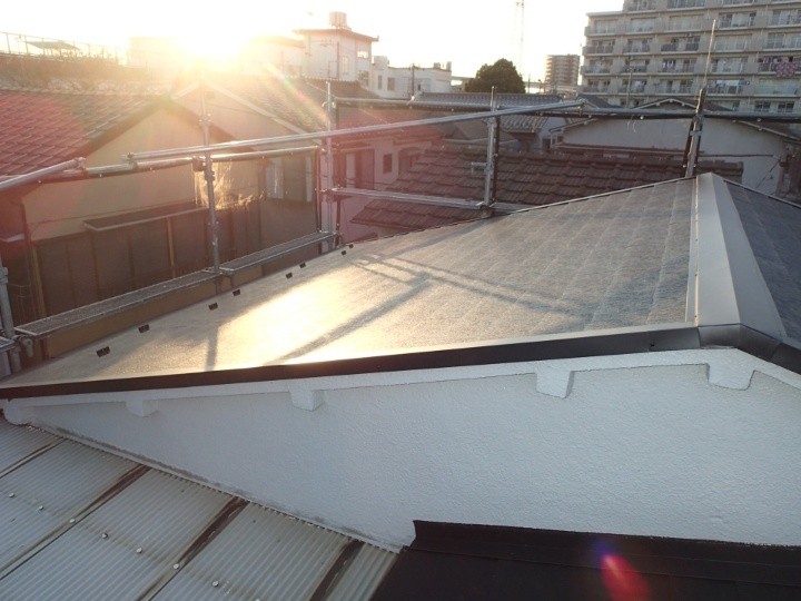 屋根の葺き替え工事が無事に完了