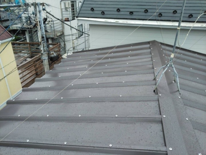 屋根カバー工法が完工