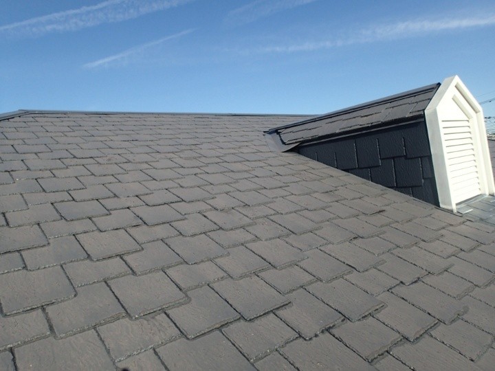 ドーマー付きのデザイン性の高い屋根