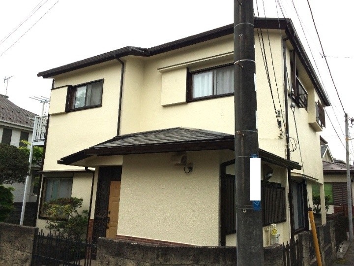 ファインシリコンフレッシュを用いた塗り替え工事が完工した外観