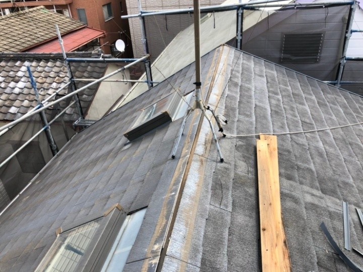 棟板金の撤去と下地確認