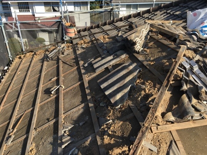 既存セメント瓦の撤去