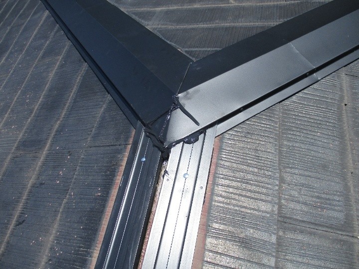 全長34mの棟板金交換完了
