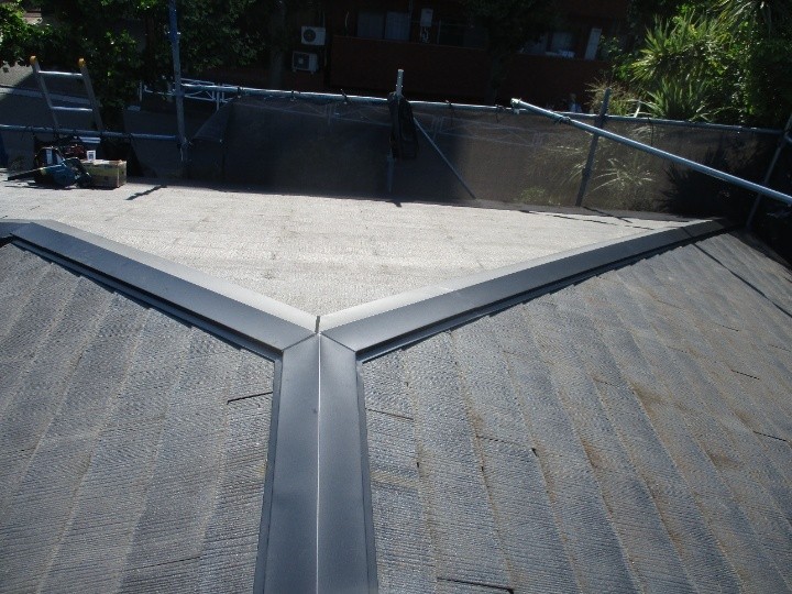 新規の棟板金の交換が終了