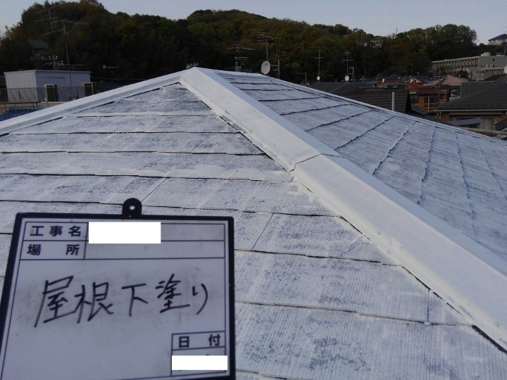 サーモアイシーラーを用いた屋根の下塗り