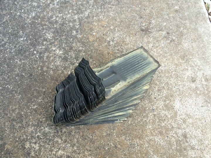 撤去した雪止め金具