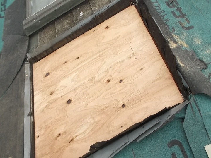 トップライト撤去後の開口部補強