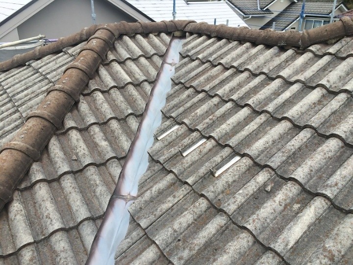 谷部分の劣化と補修跡の確認