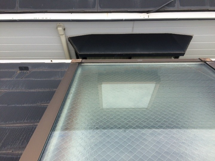 屋外から確認したトップライトの状態