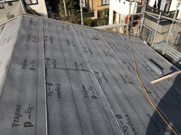 防水紙（ルーフィング）の施工