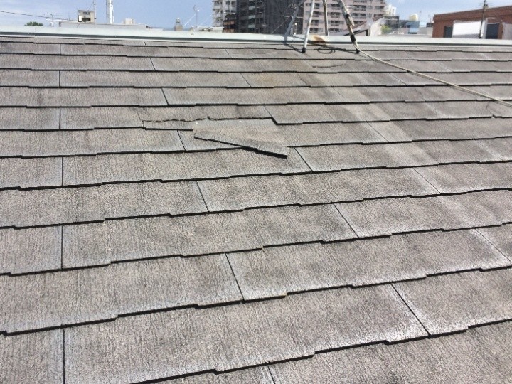 南面のスレート割れを確認