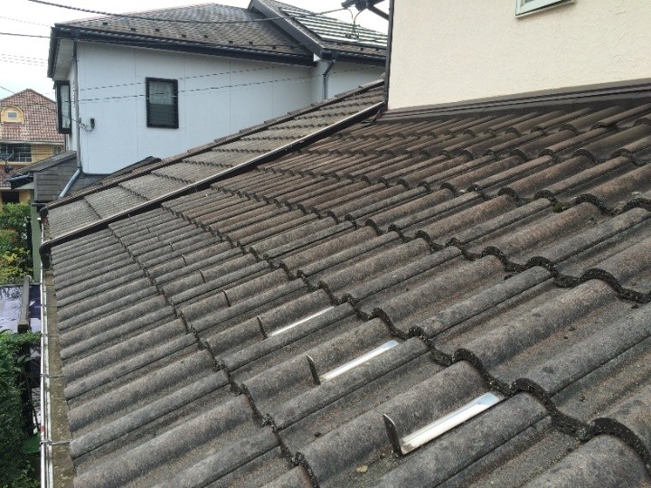 屋根全面の経年変化と色褪せ