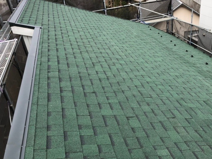 棟板金の取り付けと仕上げ