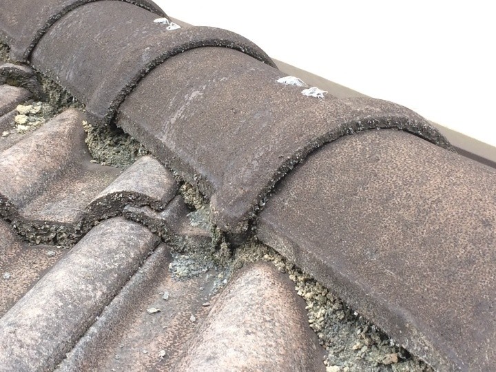 棟部分の漆喰剥がれ