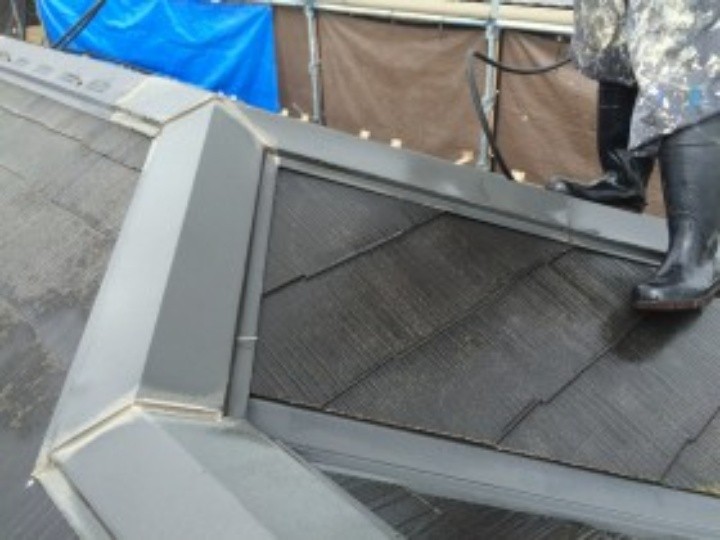 屋根の高圧洗浄後の状態