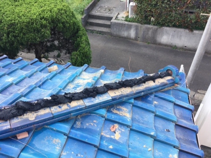 棟瓦の積み直しとシルガードの使用