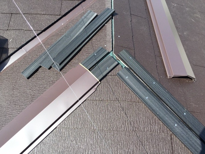 貫板と棟板金の取付